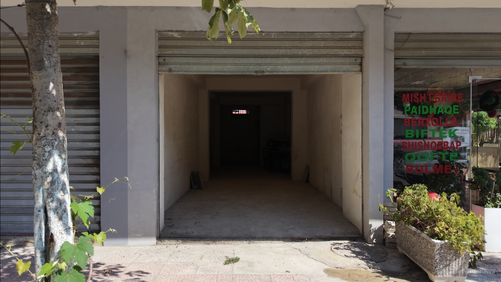 Shop for Sale Near Ismail Qemali Boulevard