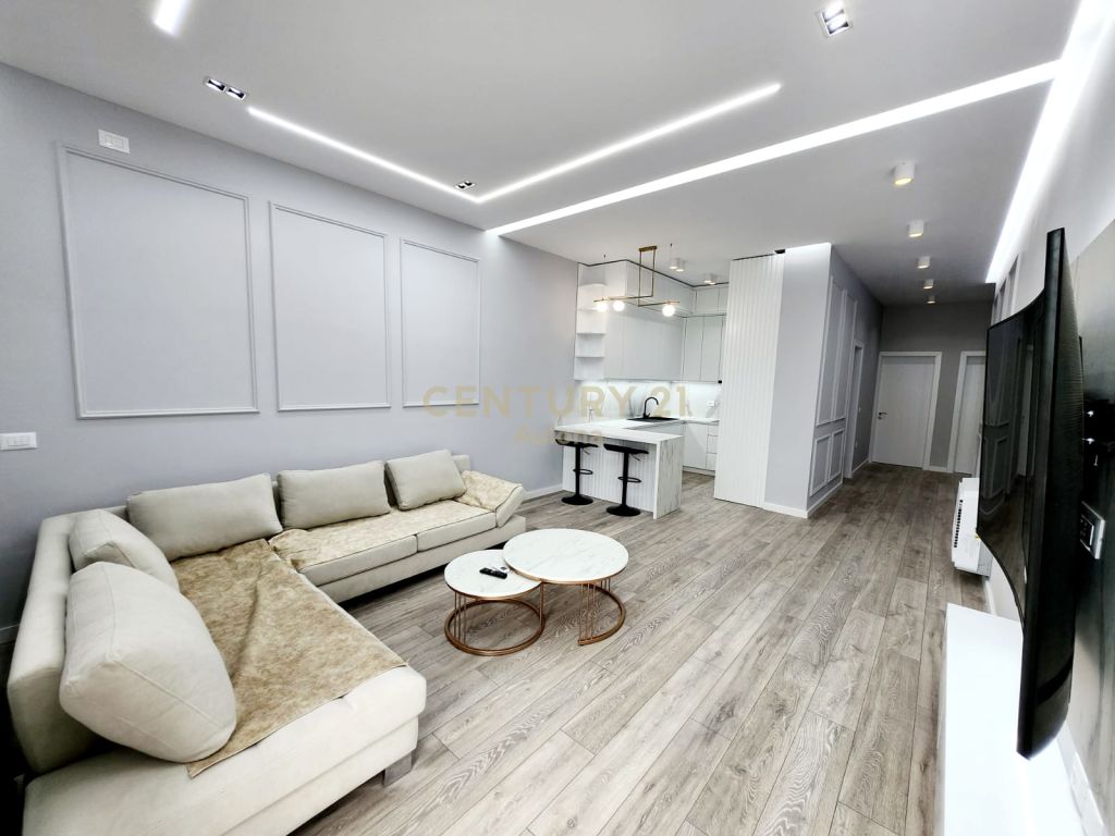 LUXUSAPARTMENT ZUSAMMEN MIT EINEM PARKPLATZ ZU VERKAUFEN