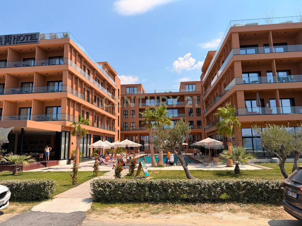 Super Duplex Apartment for Sale, First Line, Priority!