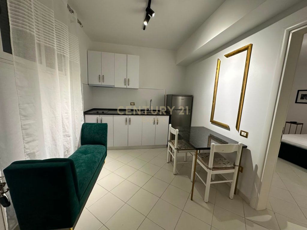 Apartment 1+1+parking space for rent in Vlora