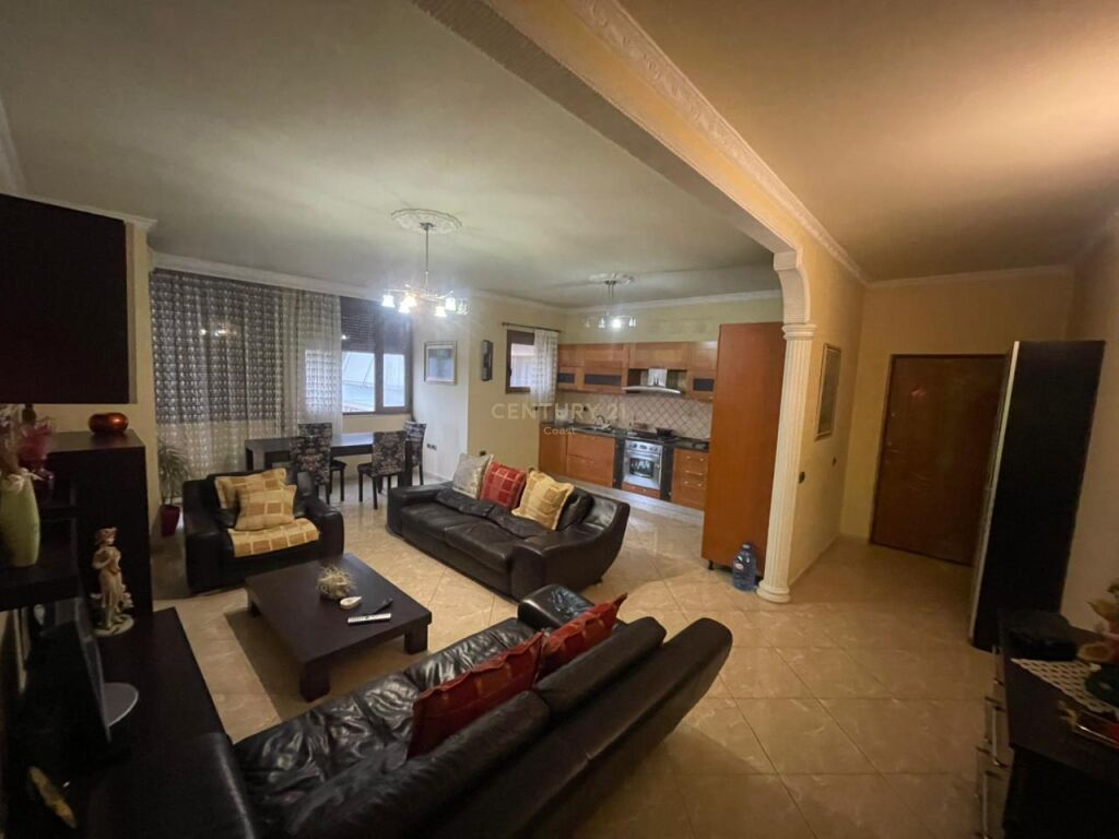 SCHNELLVERKAUF – 2+1 IM HERZEN VON VLORA | VLORA BOULEVARD–DOCK