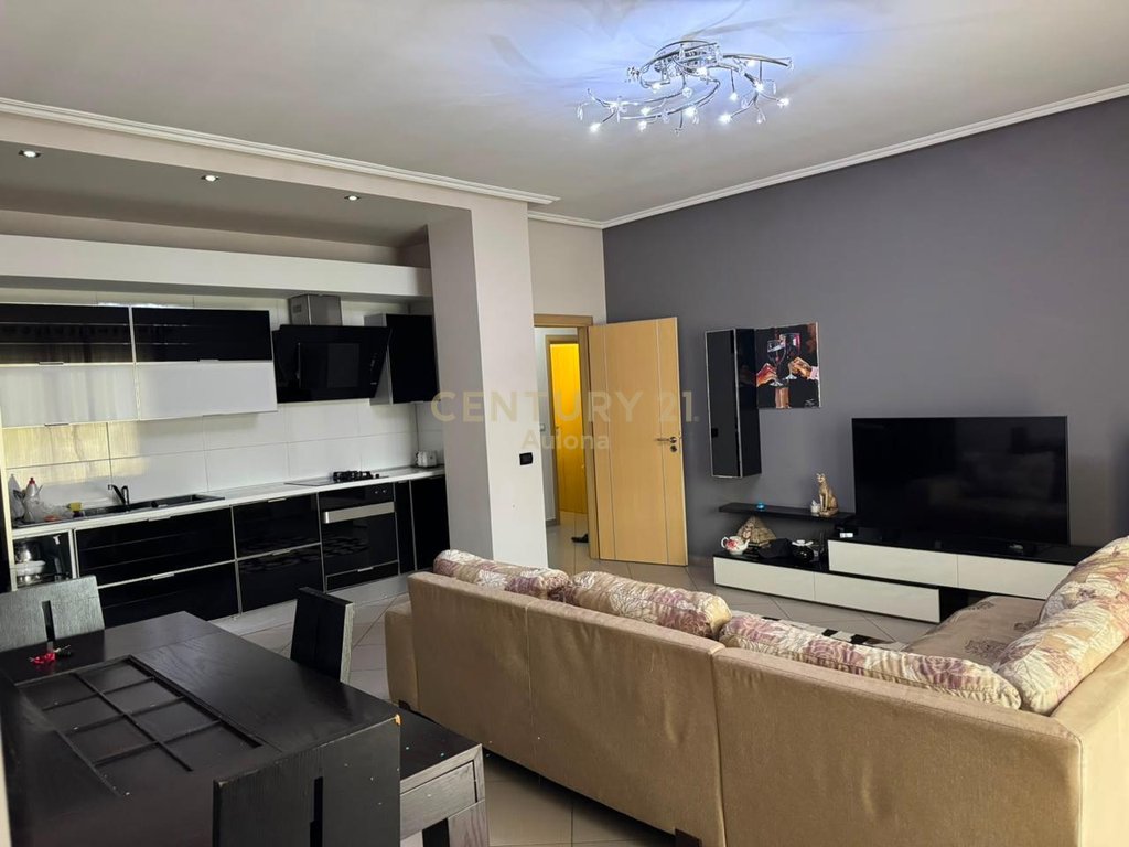 2+1+2 Apartment for Sale on Vlorë-Skele Boulevard