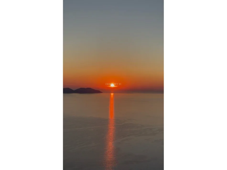 Vlore, shitet apartament 3+1+Ballkon Kati 6, 172 m² (Uji i Ftohte, kompleks Elitar, Vije e pare)