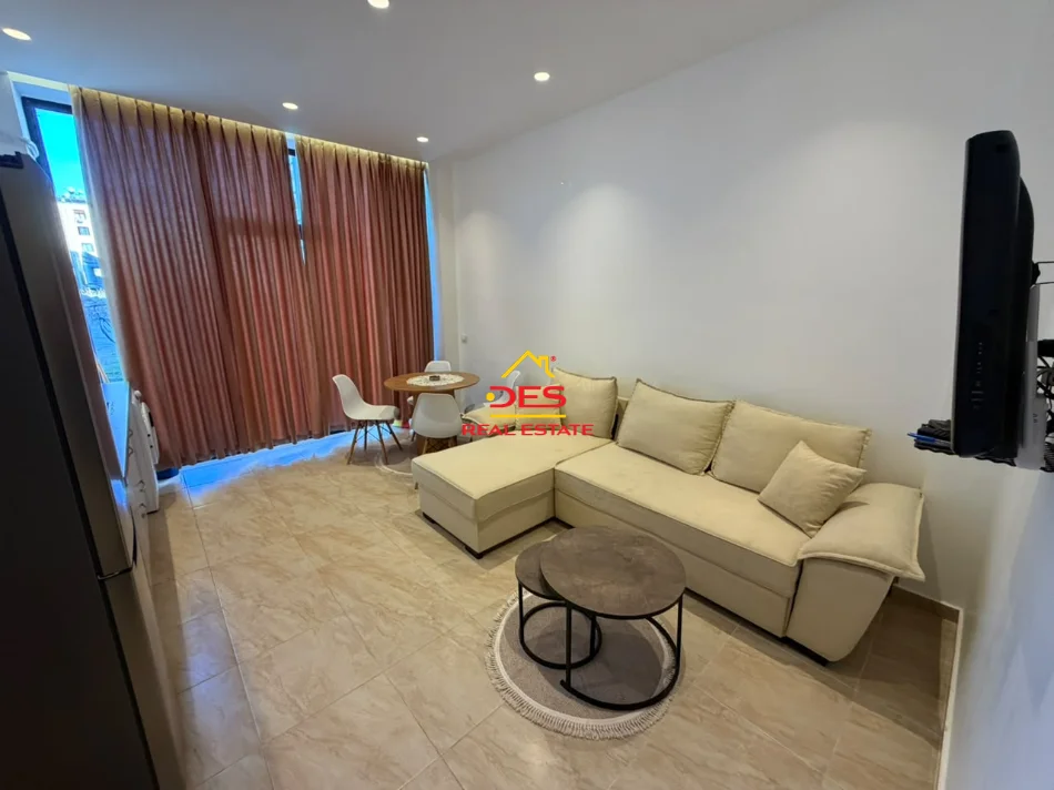 Vlore, jepet me qera apartament 1+1+Ballkon Kati 0, 65 m² 250 € (Rruga Gjergj Kastrioti)
