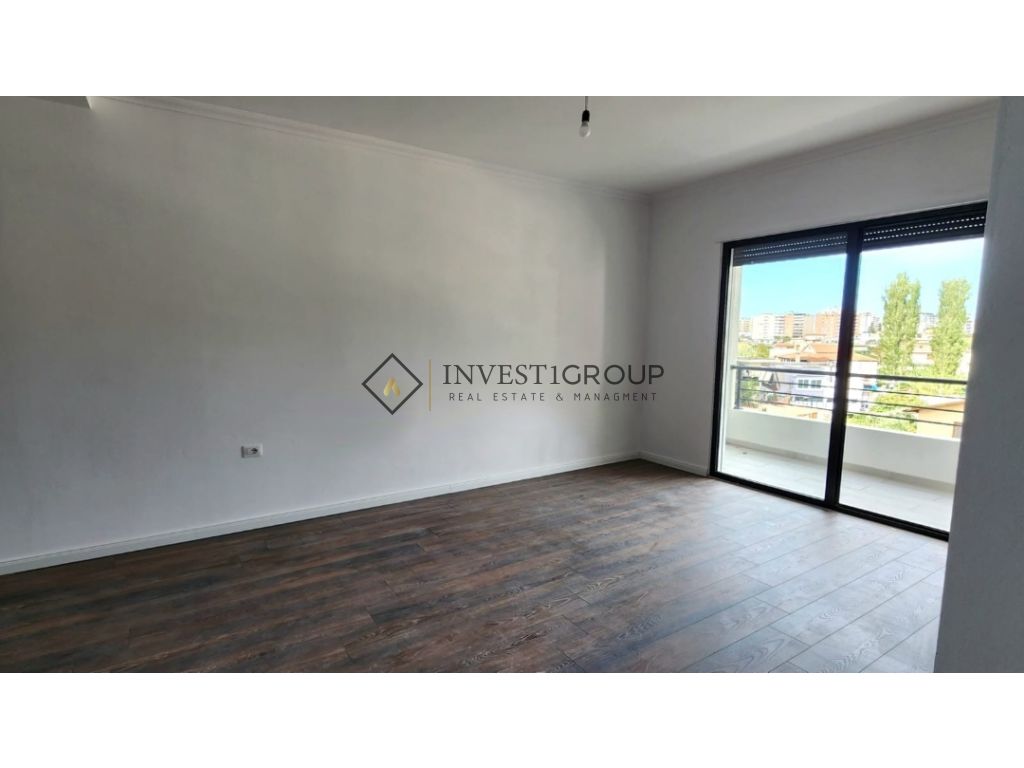 2+1 Apartment for sale in Lungomare, Vlorë