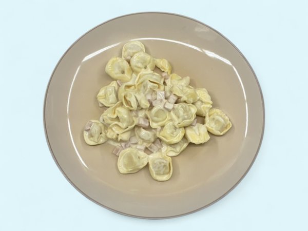 Tortellini con panna e prosciutto
